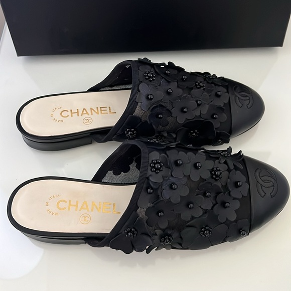 Authentic Chanel  mules - Picture 4 of 17